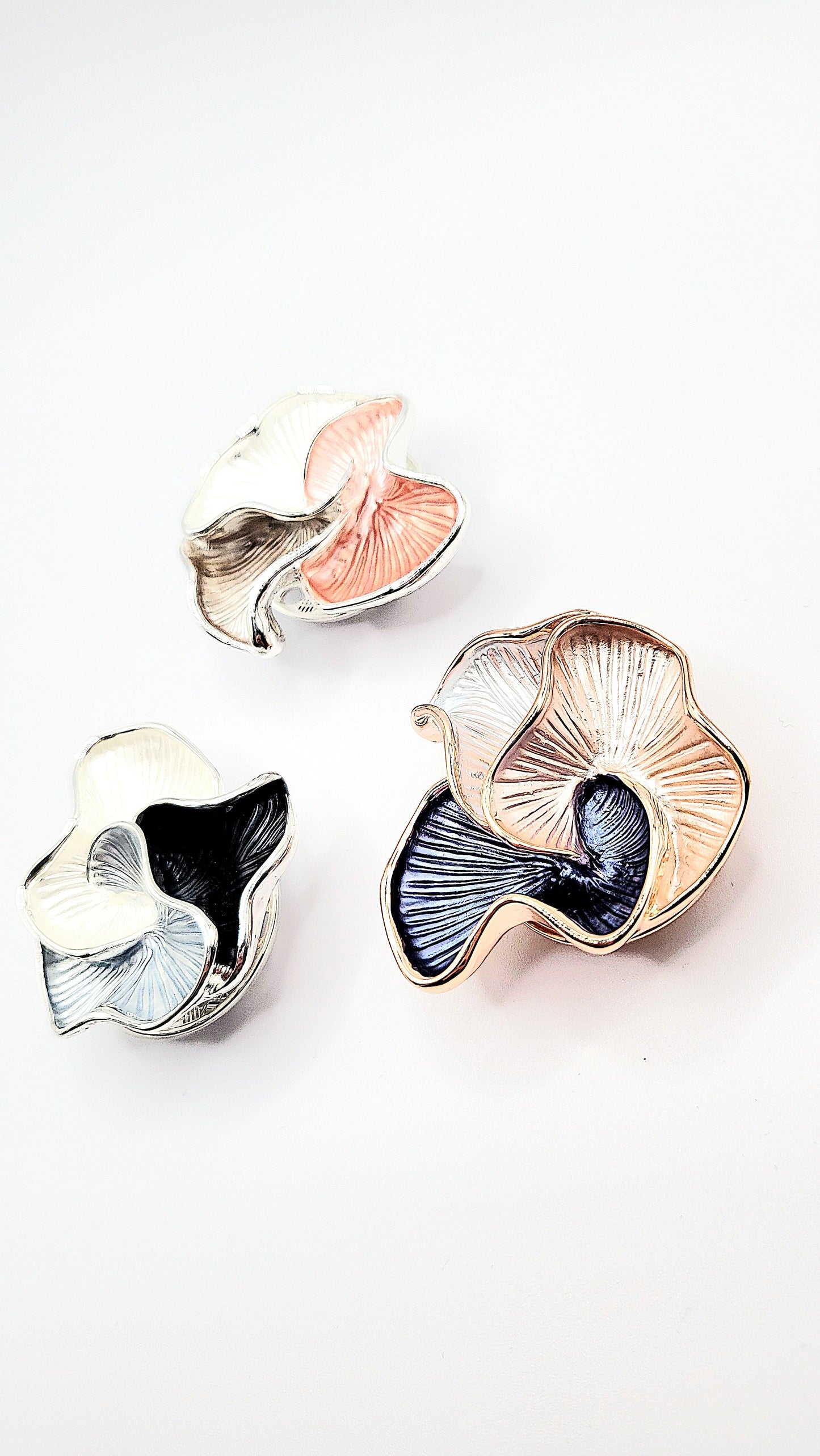 Abstract Magnetic Wavey Curve Brooch