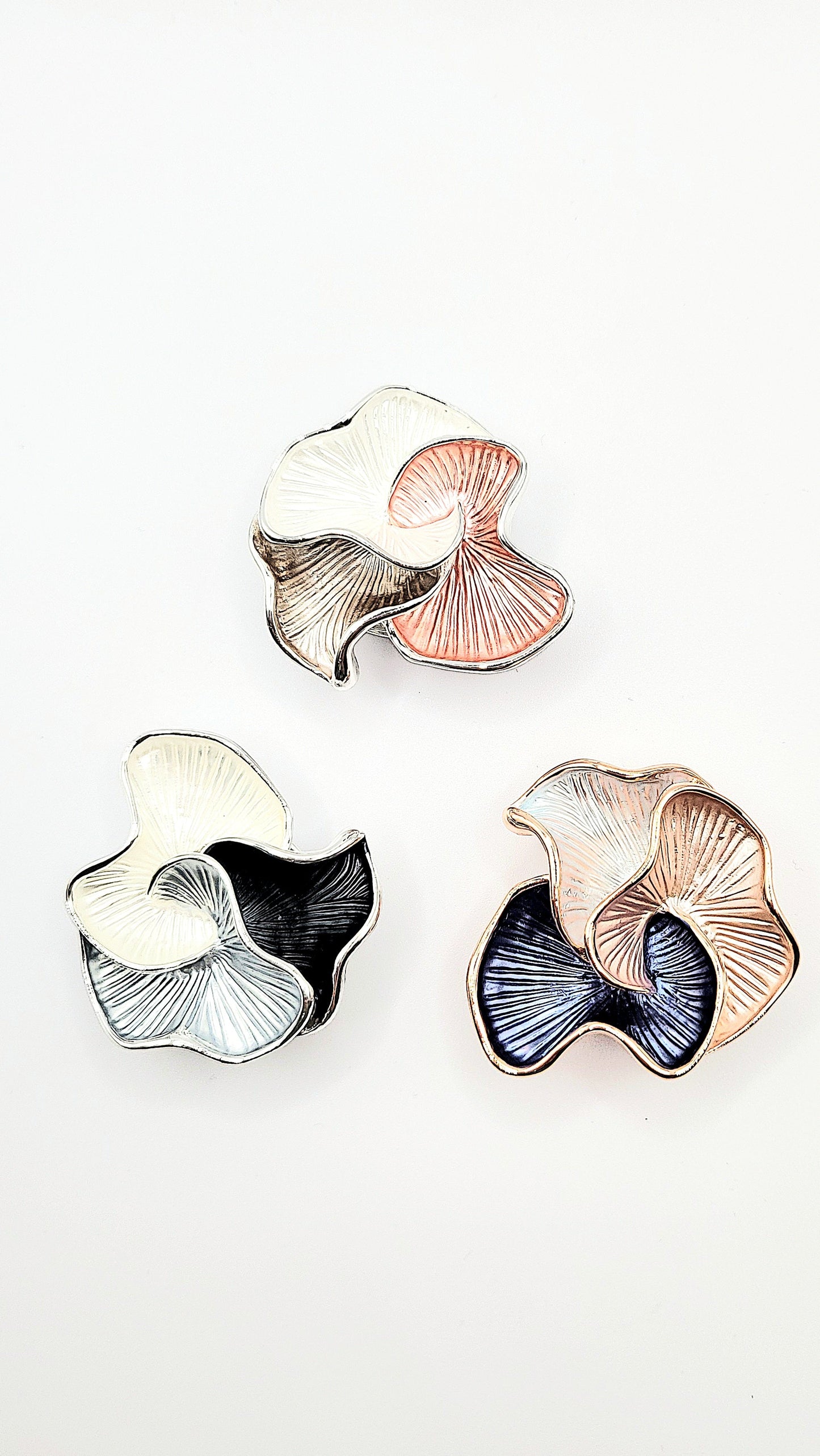 Abstract Magnetic Wavey Curve Brooch