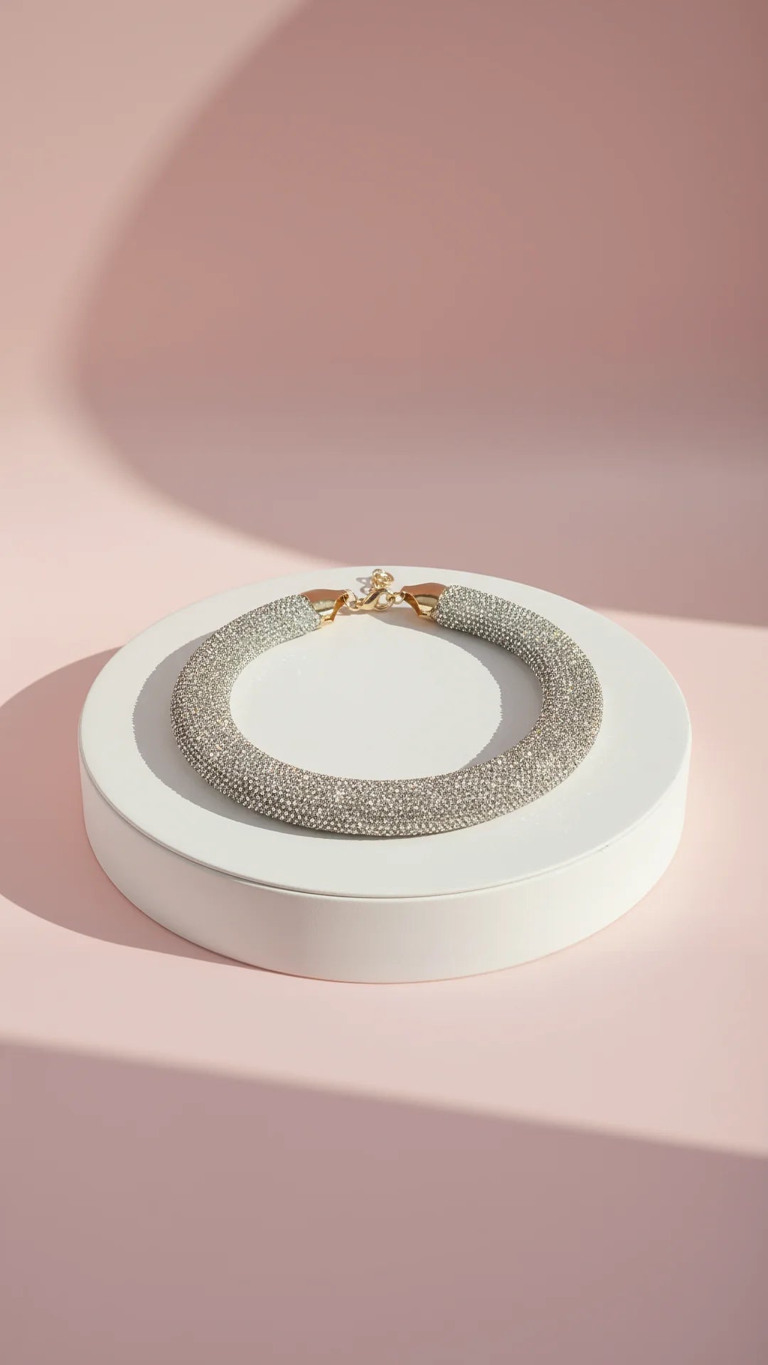 Round Cut Crystal Collar Necklace