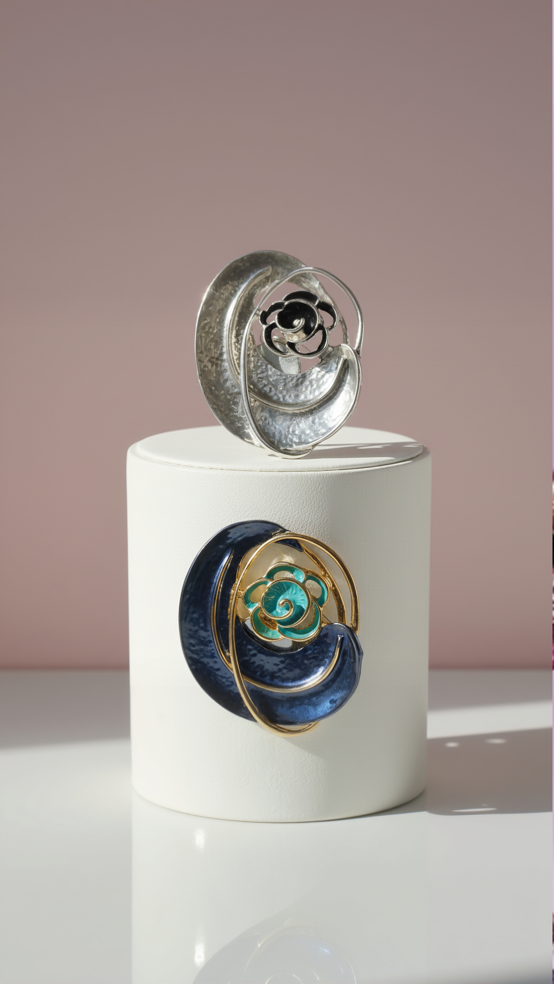 Abstract Gold Curved Rose Magnetic Brooch