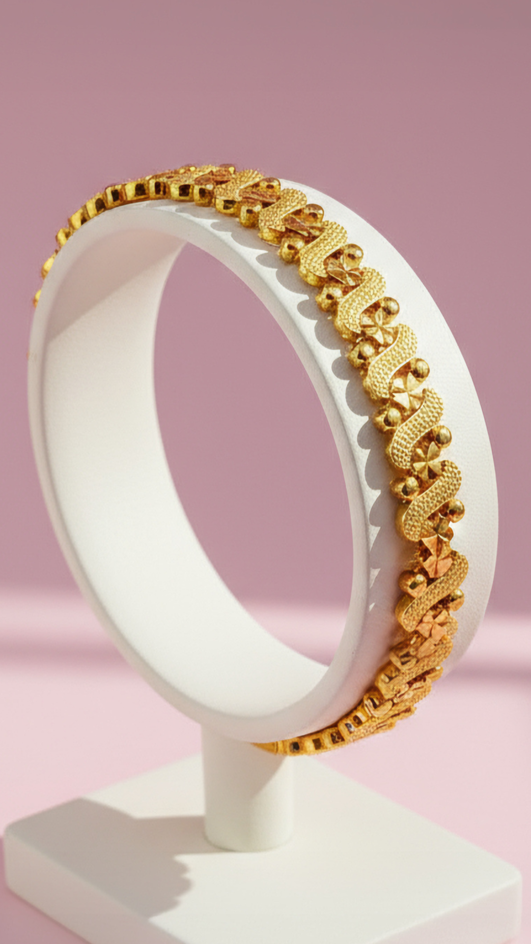 Geometric Gold Link Bracelet