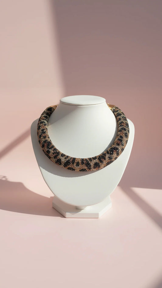Round Cut Crystal Collar Necklace
