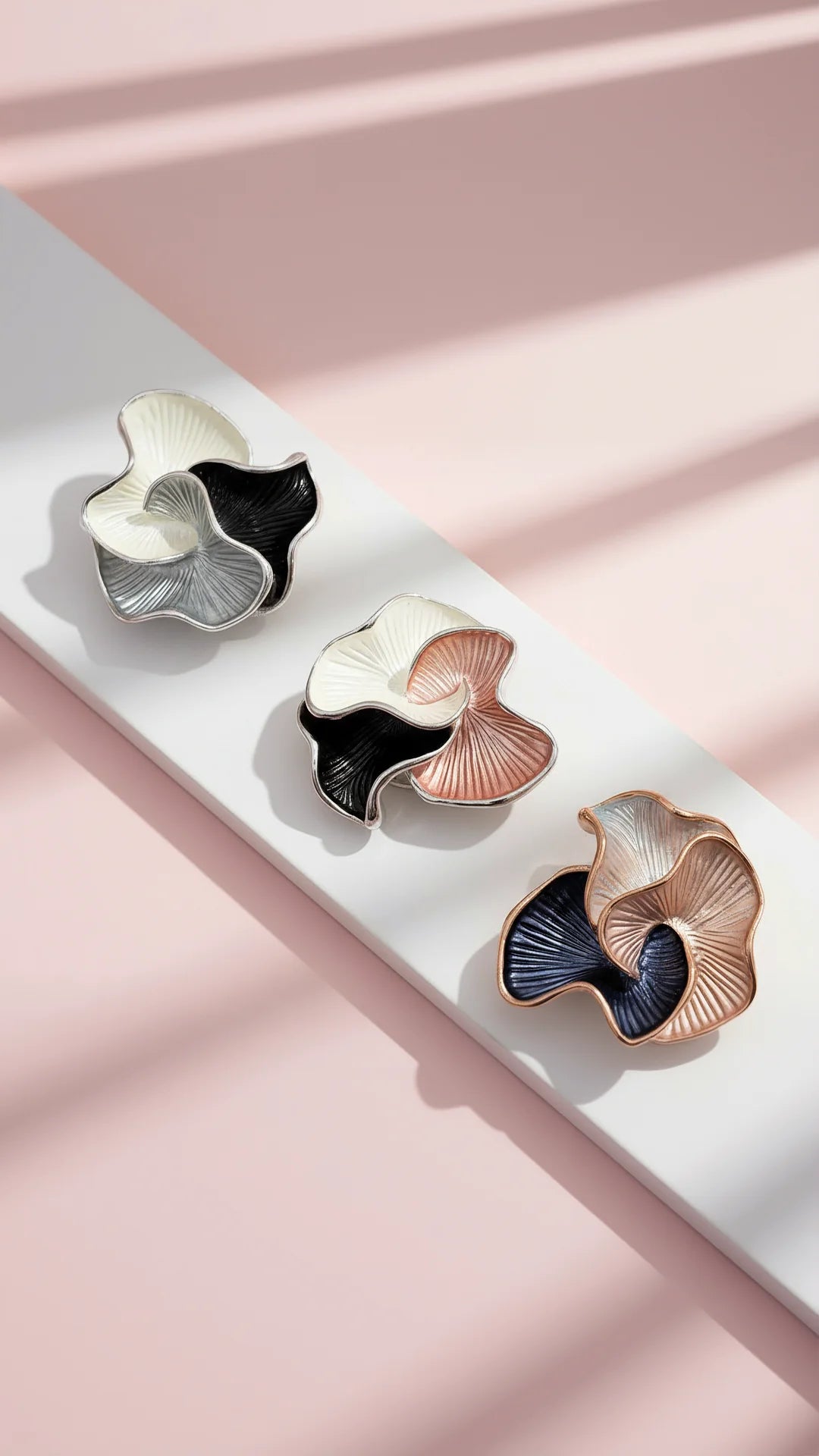 Abstract Tri Colour Magnetic Wavey Edged Brooch