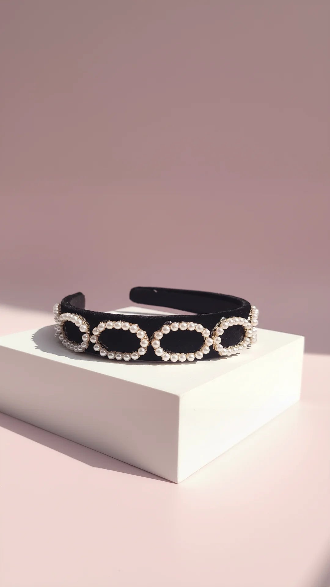 Oval Pearl Velvet Hair band