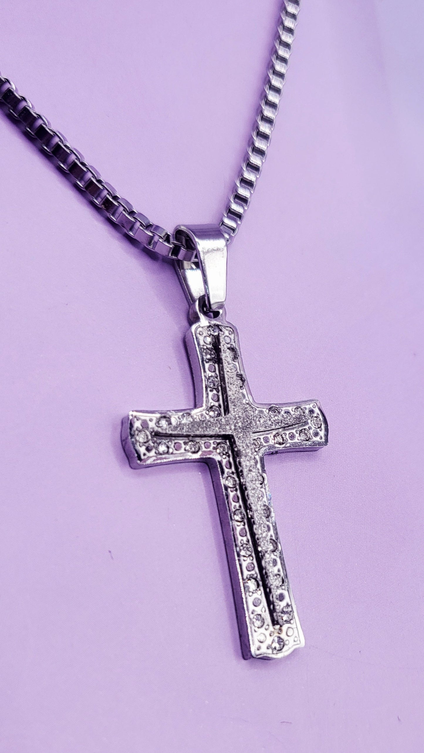 Chic Silver Cross Necklace