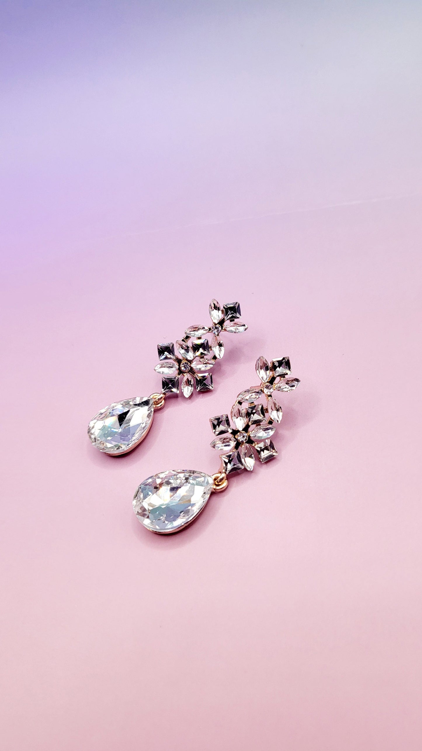 Emily Teardrop Earrings ER5701