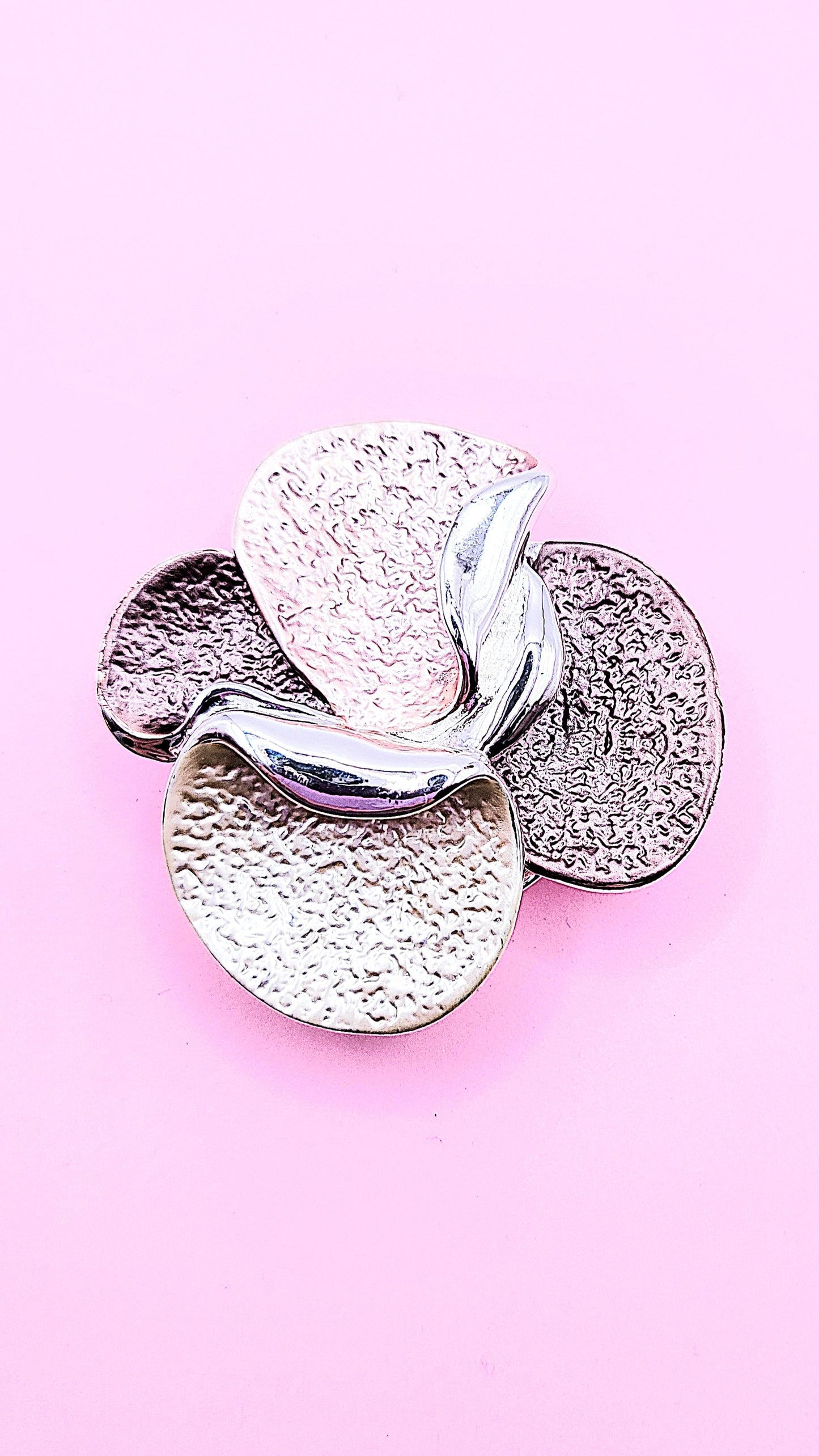 Abstract Magnetic Wave Brooch