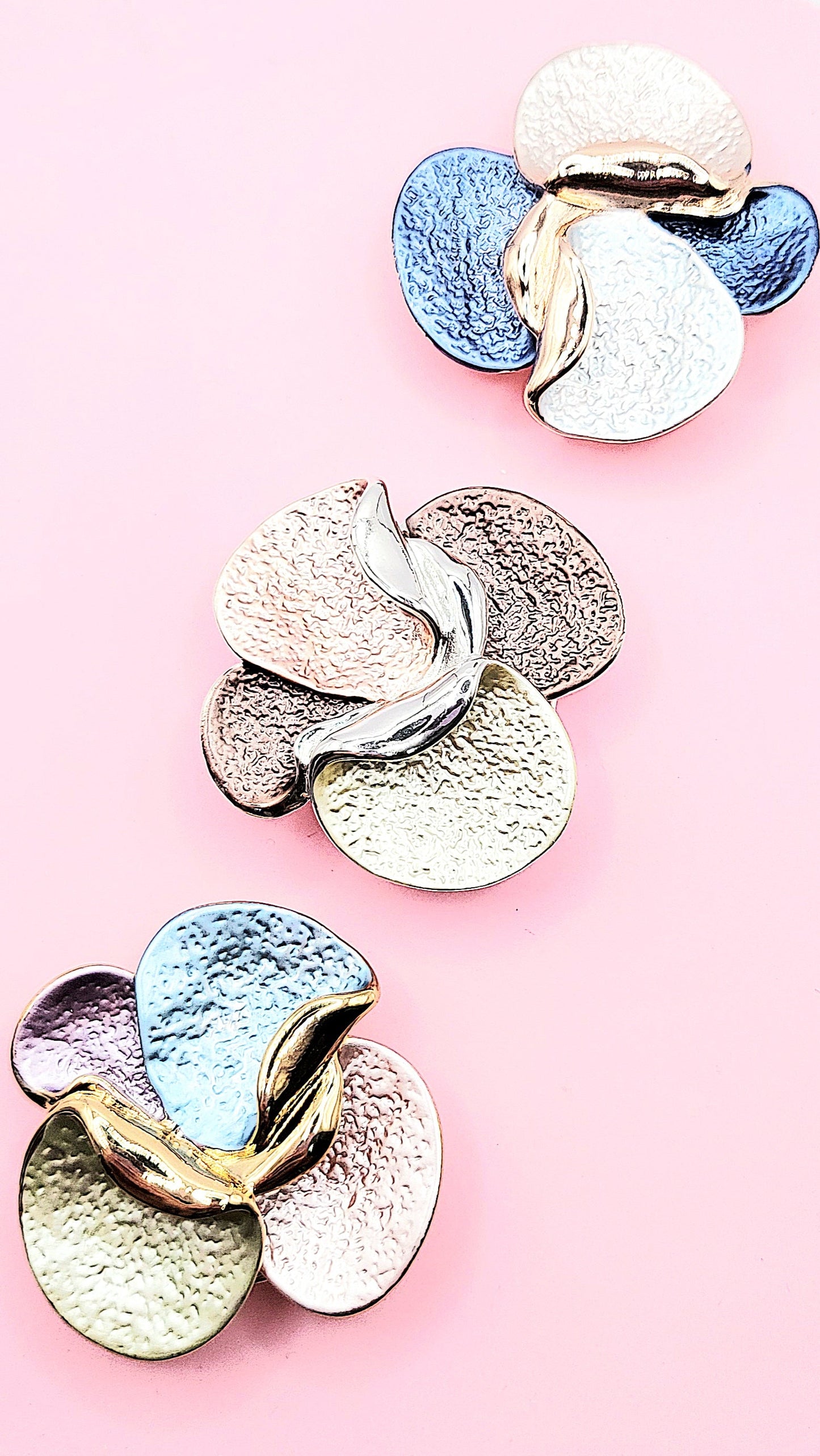 Abstract Magnetic Wave Brooch