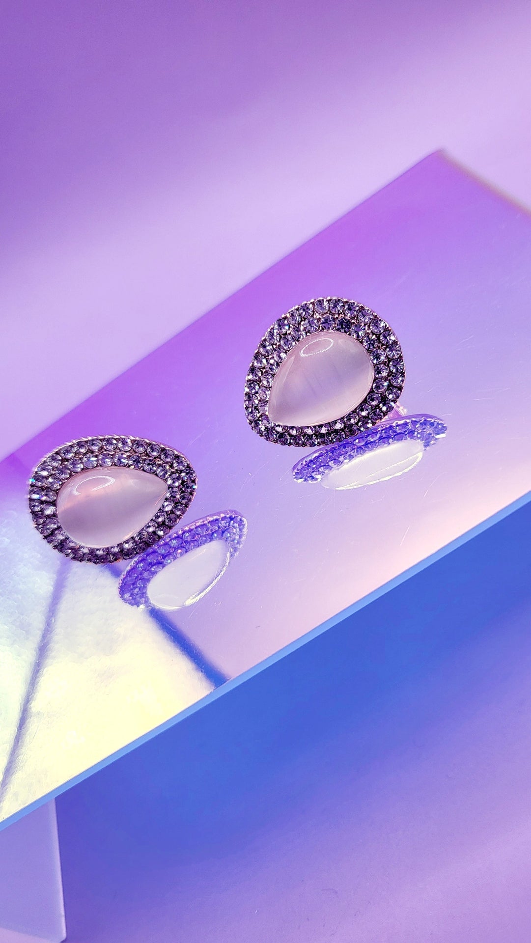 White Teardrop Crystal Non Pierced Clip On Earrings